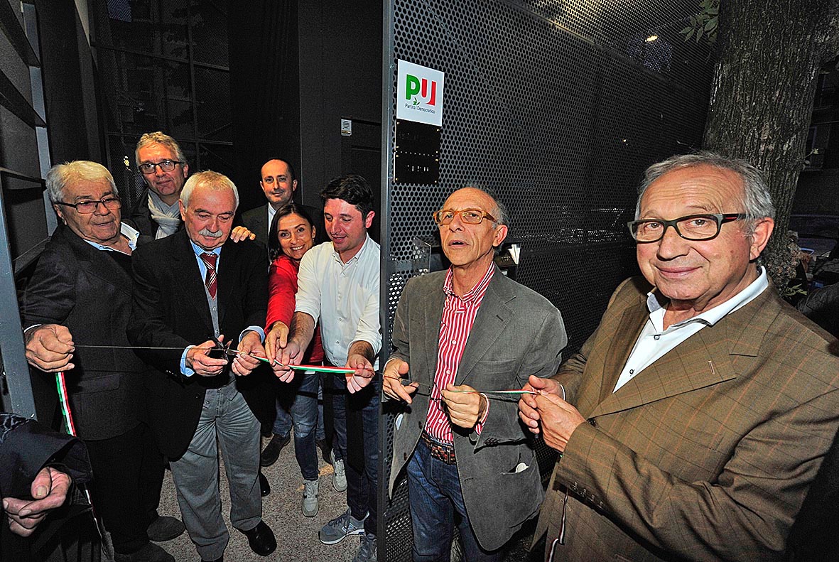 Il taglio del nastro con la dirigenza della Fondazione, le autorità istituzionali e politiche (26 ottobre 2018)